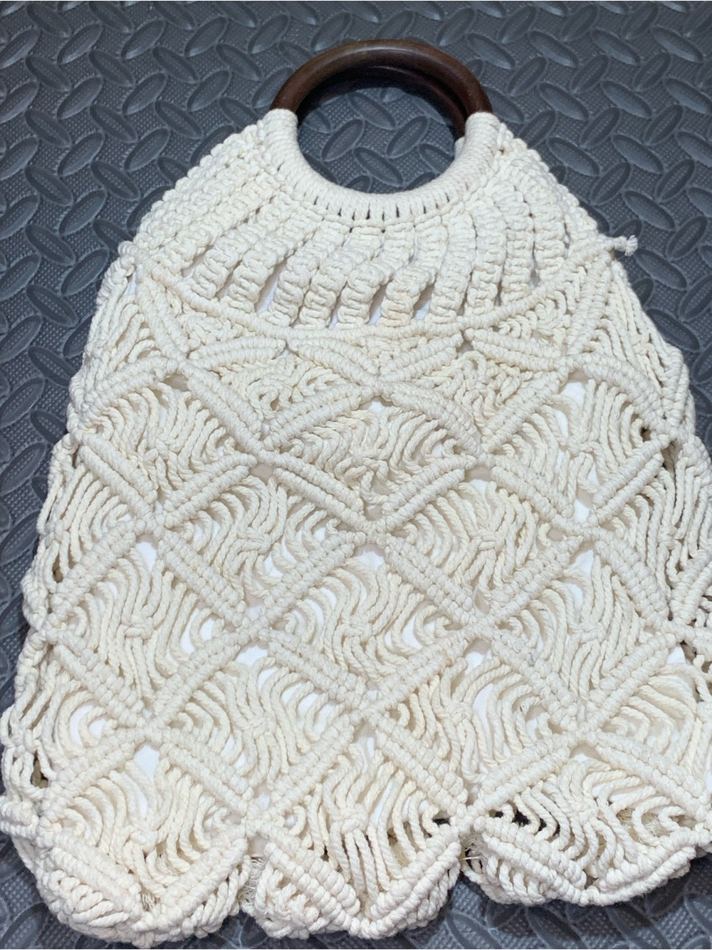 Macrame Boho Bag: Cotton Shoulder Bag with Wooden Handle. Excellent Condition